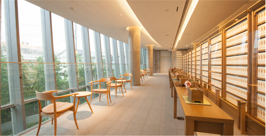 ひかり陵苑・ひかりの園は、臥龍山 安養院（がりょうざん あんよういん）が運営する寺院墓地です。
